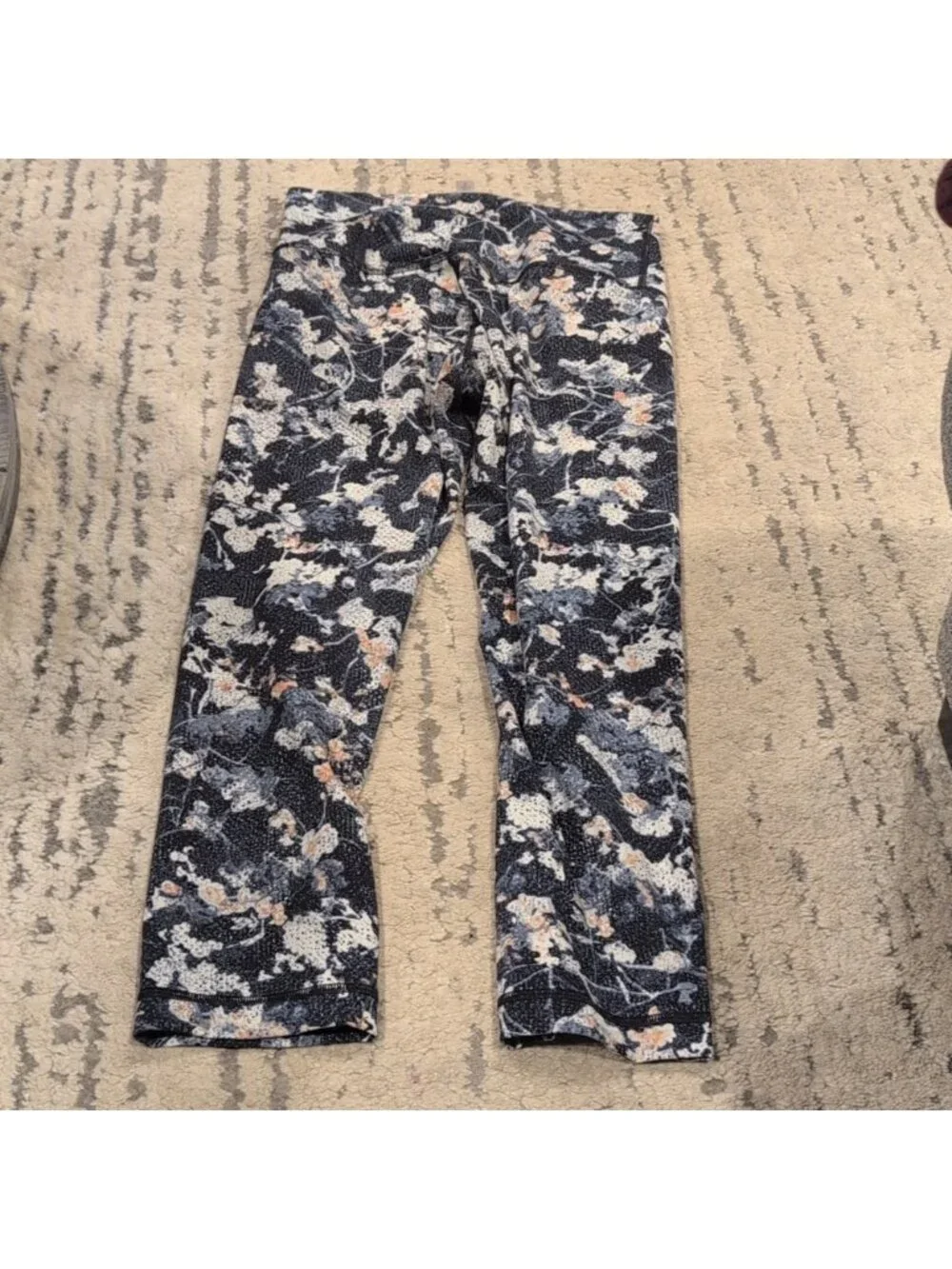 Lululemon Wunder Under Crop (Hi-Rise) 21